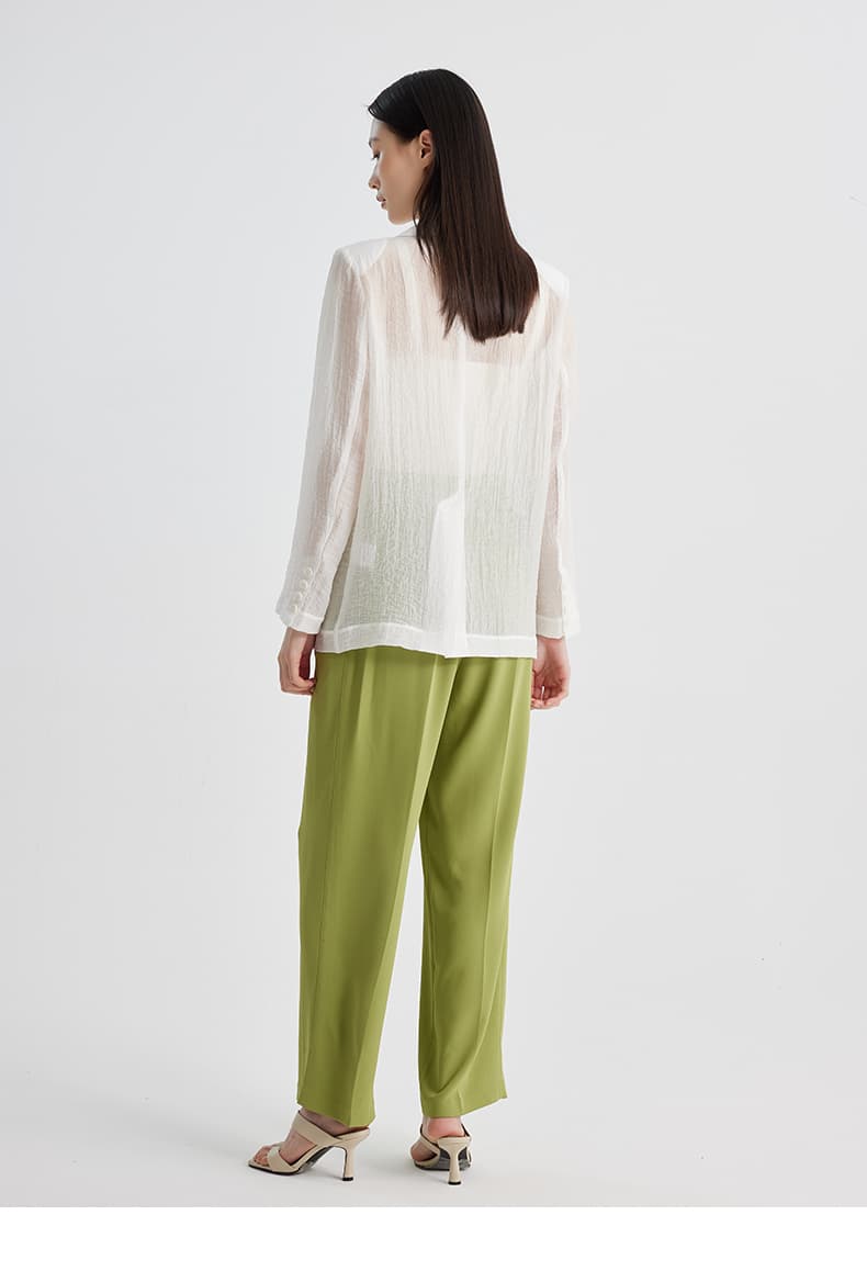 モード系 骨格ストレートも映える｜涼感シアーのライトジャケット