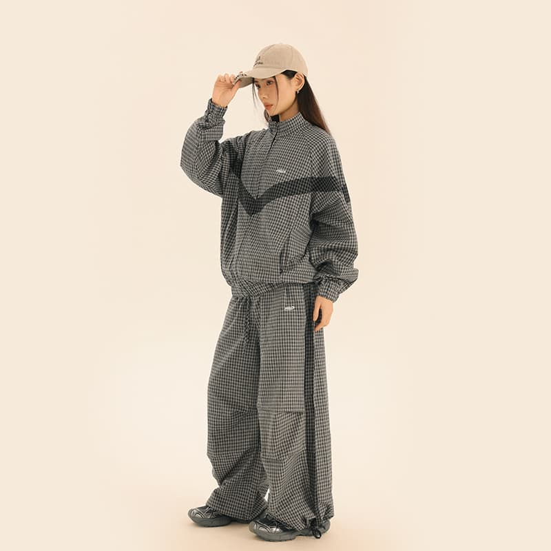 モード系ファッションチェック柄セットアップ（ジャケット＆パンツ）
