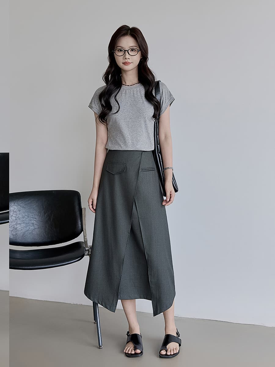 モード系 タック風フロントデザインで縦ライン強調｜骨格ストレートに映えるミディスカート【高見えグレーカラー】