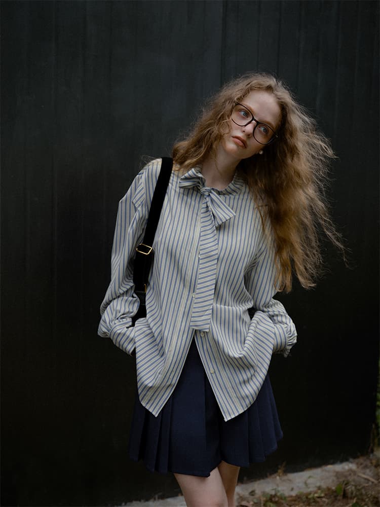 モード系ファッション優美なリボン付きストライプブラウス