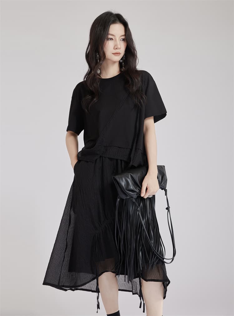 モード系 高見えアシンメトリーデザインTシャツ｜骨格ストレートも着映え｜オフィスカジュアルにも