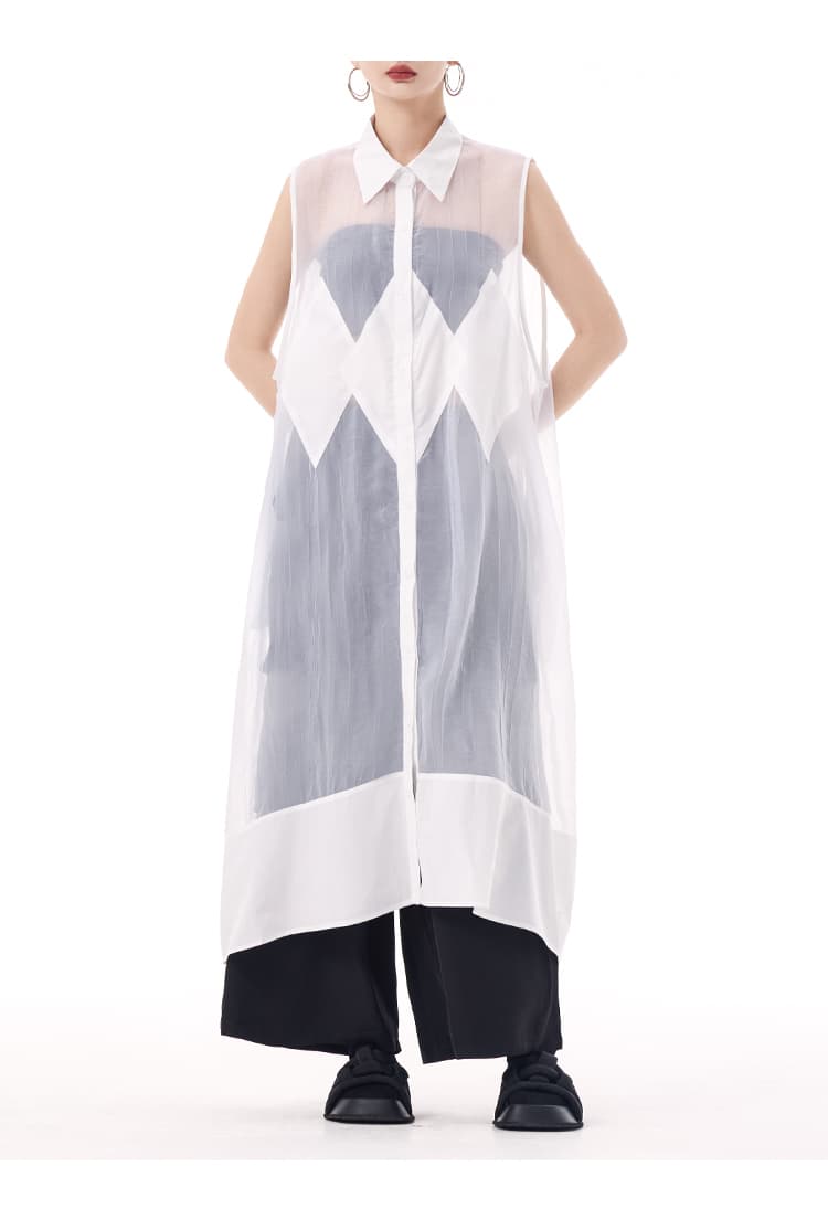 モード系 モード感溢れるシアーロングシャツ｜ノースリーブ・透け感・アシンメトリーデザイン・ホワイト／ブラック
