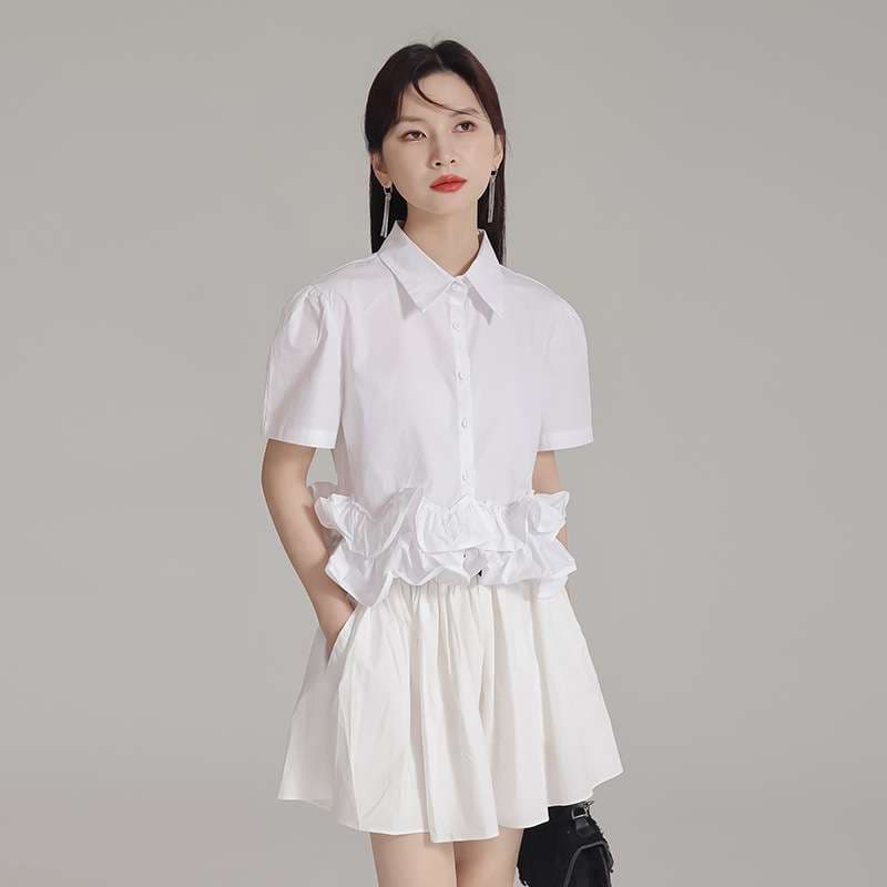 モード系ファッション 3Dフラワーモチーフシャツ｜ボリュームスリーブ｜モード＆エレガント