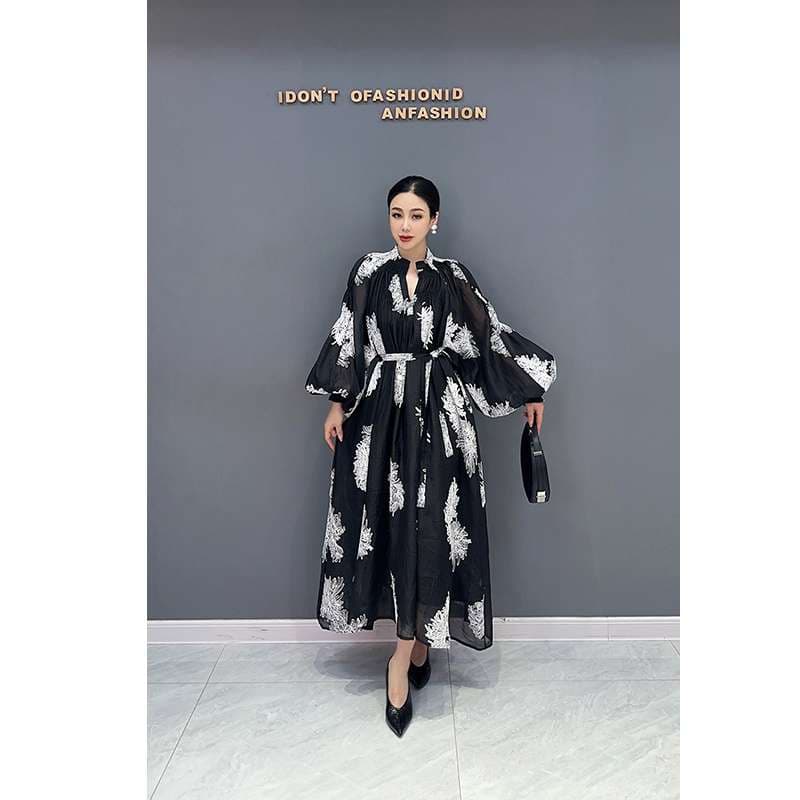 モード系ファッション｜エレガントなマキシワンピース｜立体刺繍｜オーガンジー｜リボンデザイン