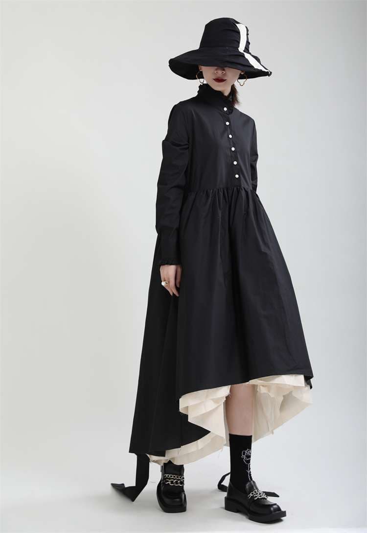 モード系ファッション クラシカルな存在感を放つレイヤードデザインワンピース｜アシンメトリー裾×ハイネック×モードロング丈
