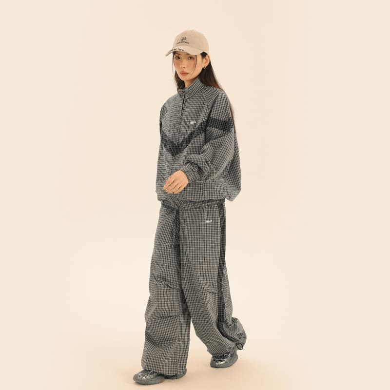 モード系ファッションチェック柄セットアップ（ジャケット＆パンツ）