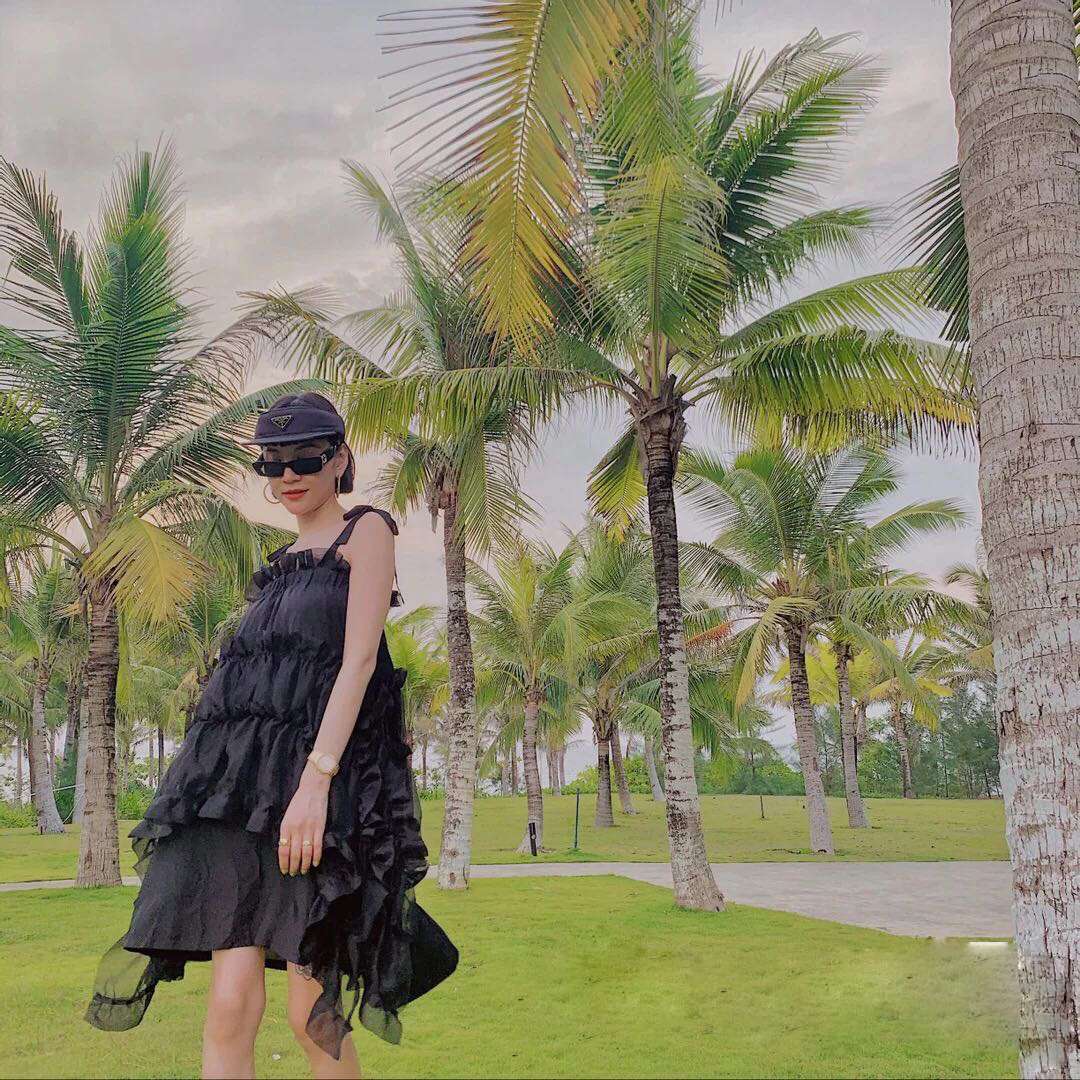 モード系ファッション エアリーティアードフリルサンドレス　パーティードレス