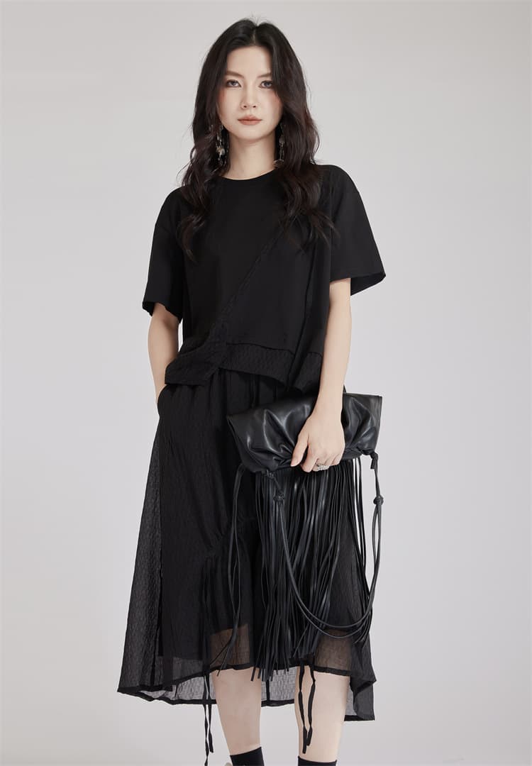 モード系 高見えアシンメトリーデザインTシャツ｜骨格ストレートも着映え｜オフィスカジュアルにも