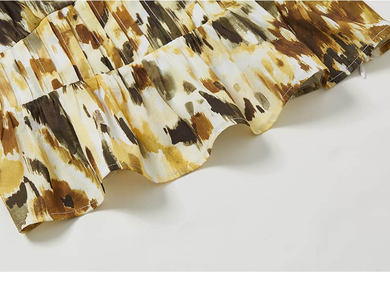 モード系 骨格ストレートにも似合う華やかブラウス｜スクエアネック×ギャザーデザイン