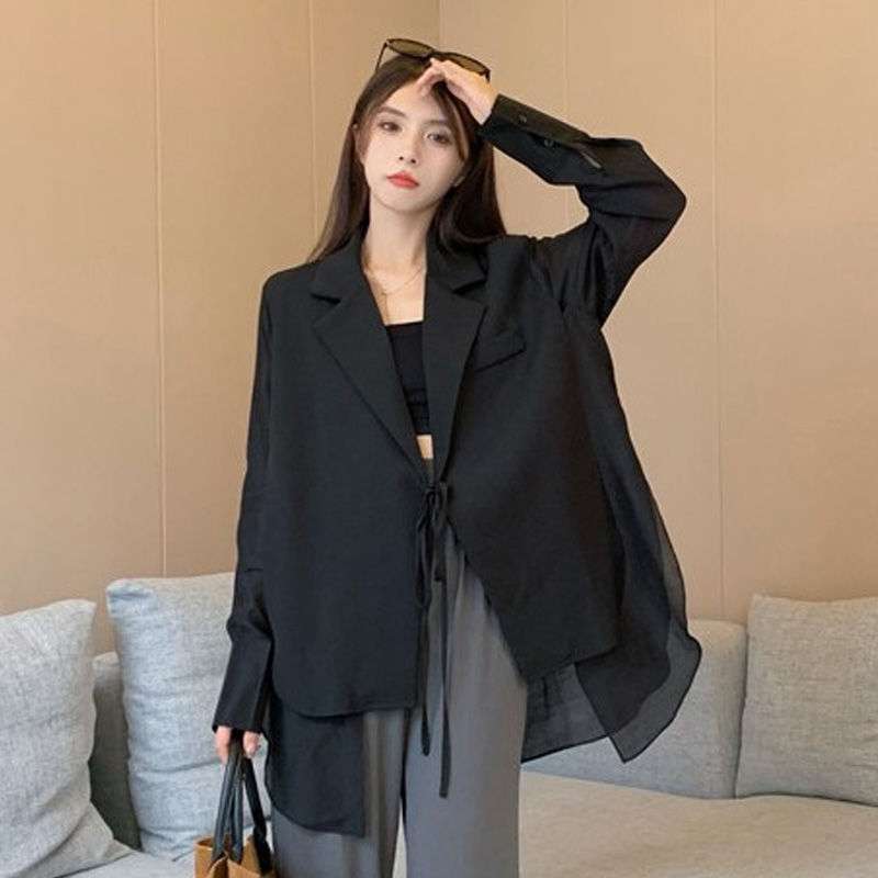 モード系 体型カバーも叶える、涼感アシンメトリーブラウス｜レイヤード風デザイン×フレアスリーブで夏映え確定