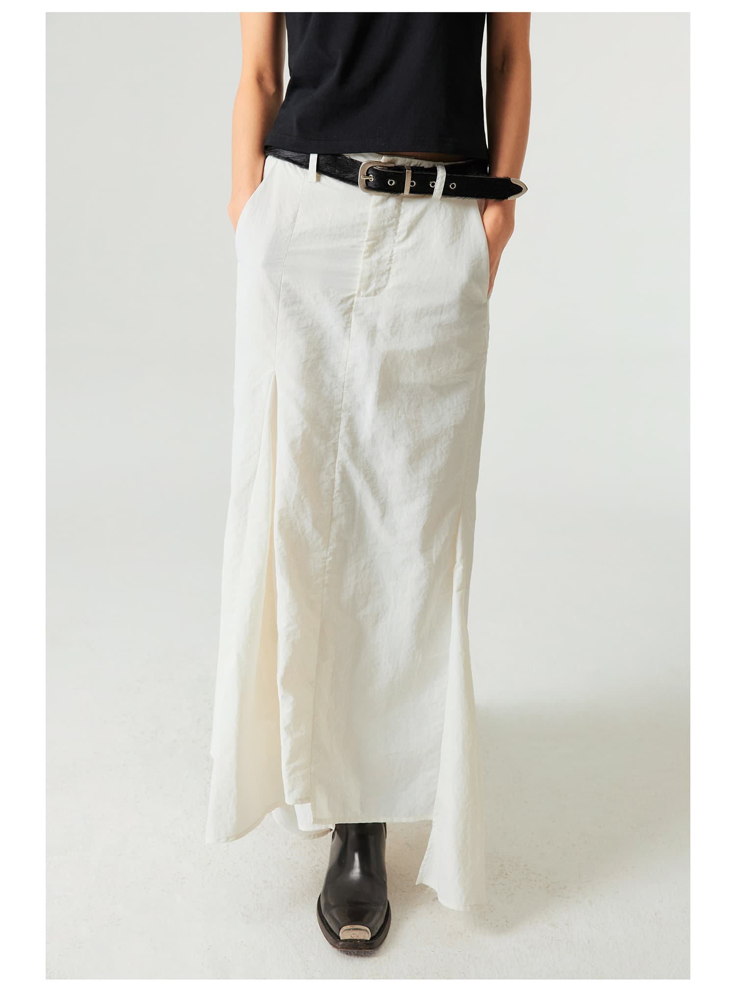 モード系 骨格ストレートに映える｜ナイロン素材のアシンメトリーフィッシュテールスカート（ホワイト／グレー）