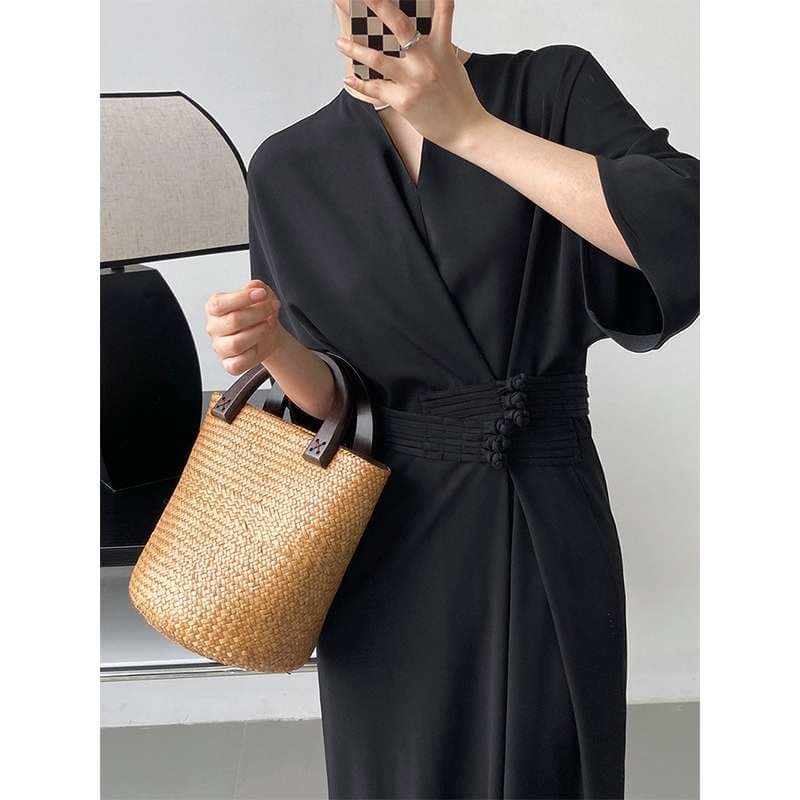 モード系ファッション エレガントなラップデザインワンピース