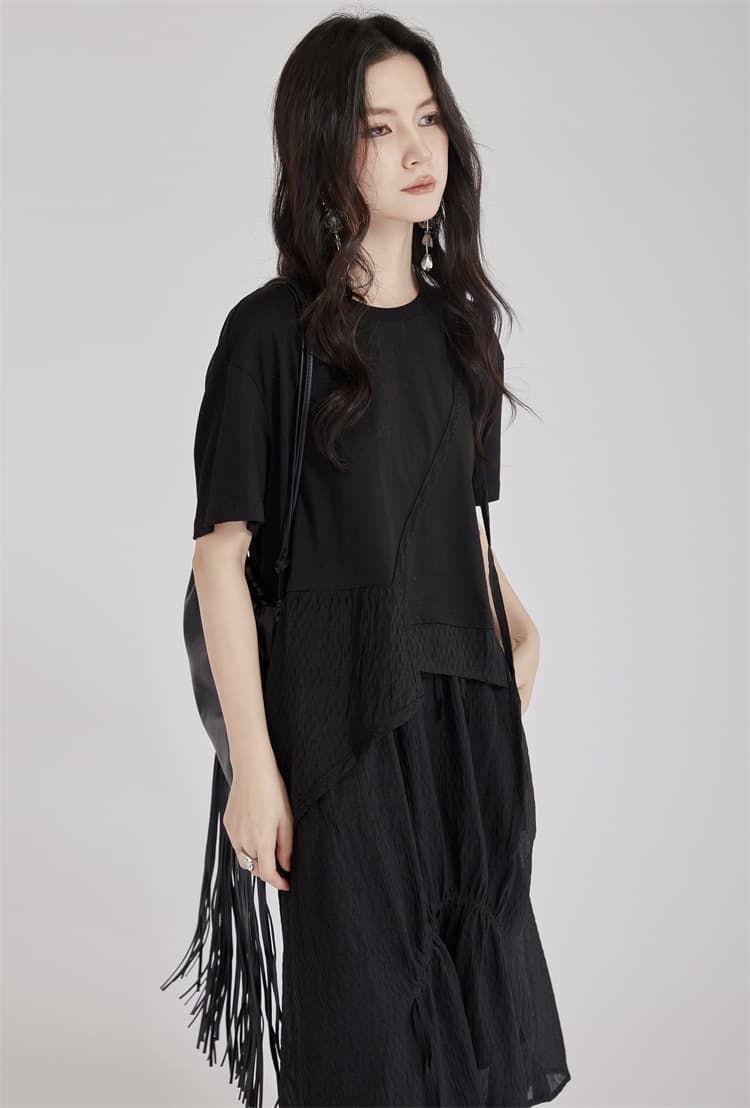 モード系 高見えアシンメトリーデザインTシャツ｜骨格ストレートも着映え｜オフィスカジュアルにも