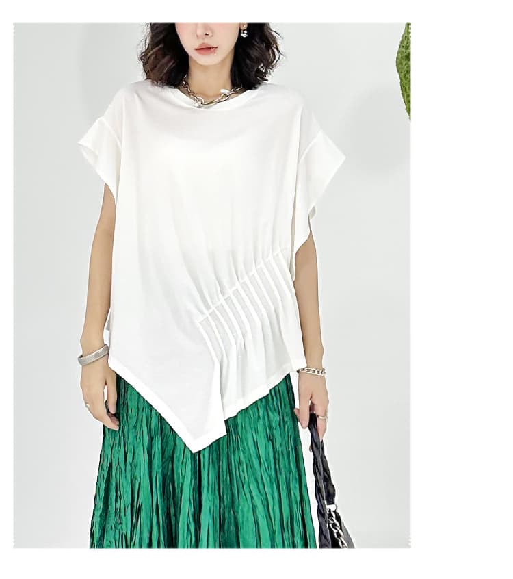 モード系アシンメトリータックTシャツ｜シルエット美×大人カジュアル