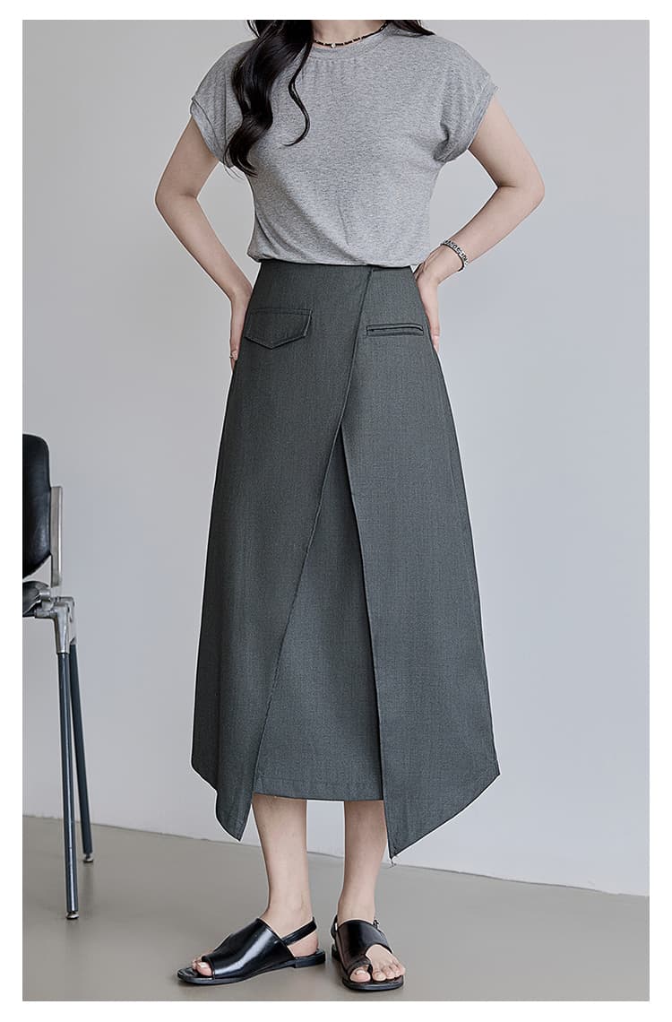 モード系 タック風フロントデザインで縦ライン強調｜骨格ストレートに映えるミディスカート【高見えグレーカラー】