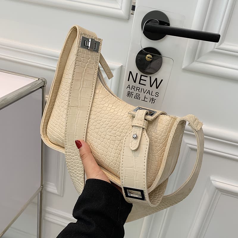 モード系ファッション クロコ調レザーショルダーバッグ