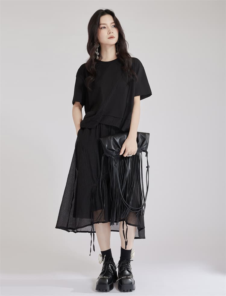 モード系 高見えアシンメトリーデザインTシャツ｜骨格ストレートも着映え｜オフィスカジュアルにも