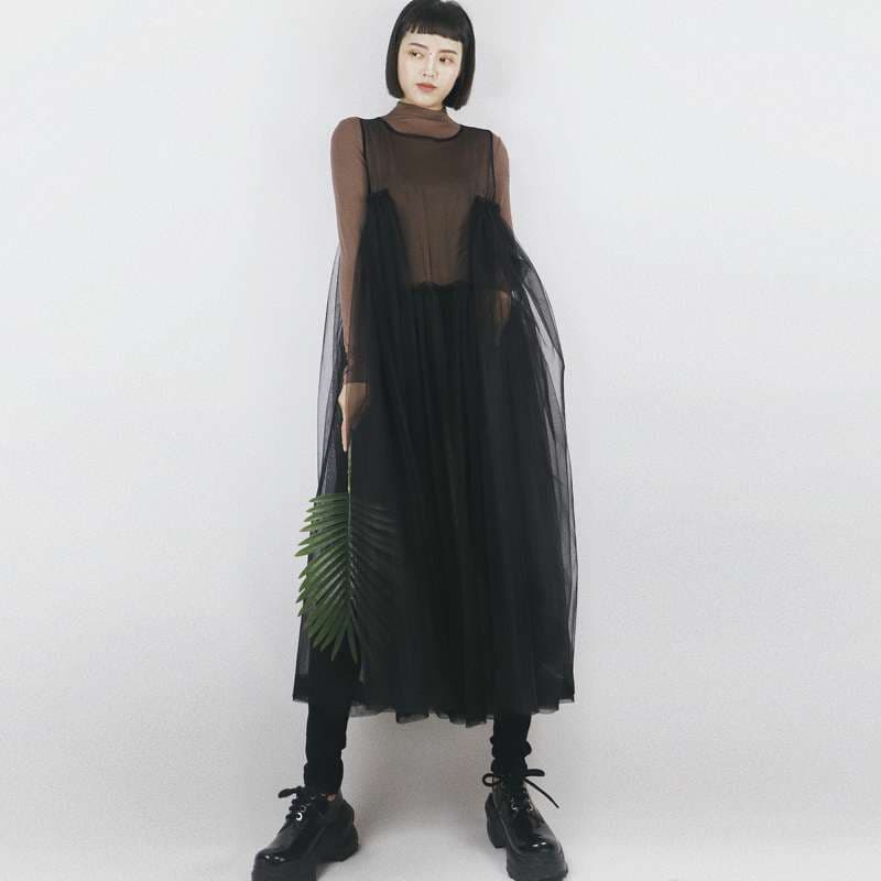 モード系ファッション エコシックなチュールレイヤードドレス