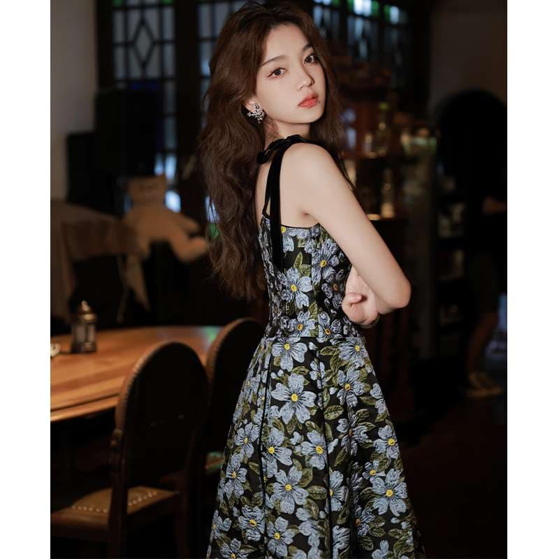 モード系ファッション 花柄プリントフレアワンピース