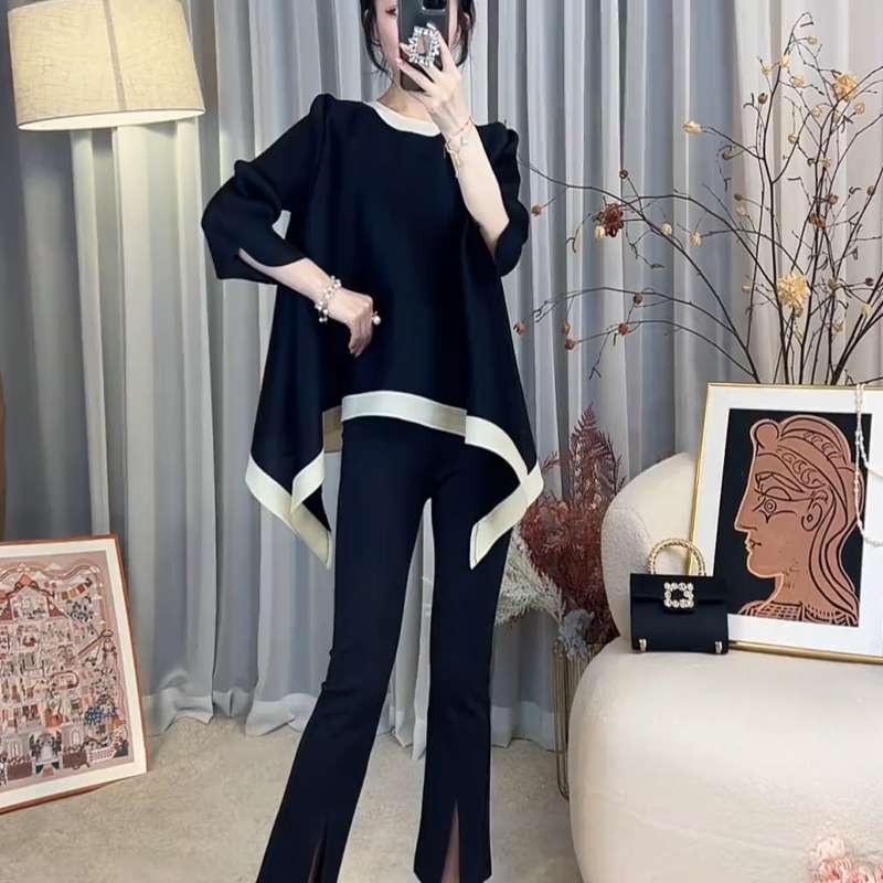 モード系ファッション モード感漂うアシンメトリーポンチョトップス｜バイカラーデザイン｜体型カバー｜ゆったりシルエット