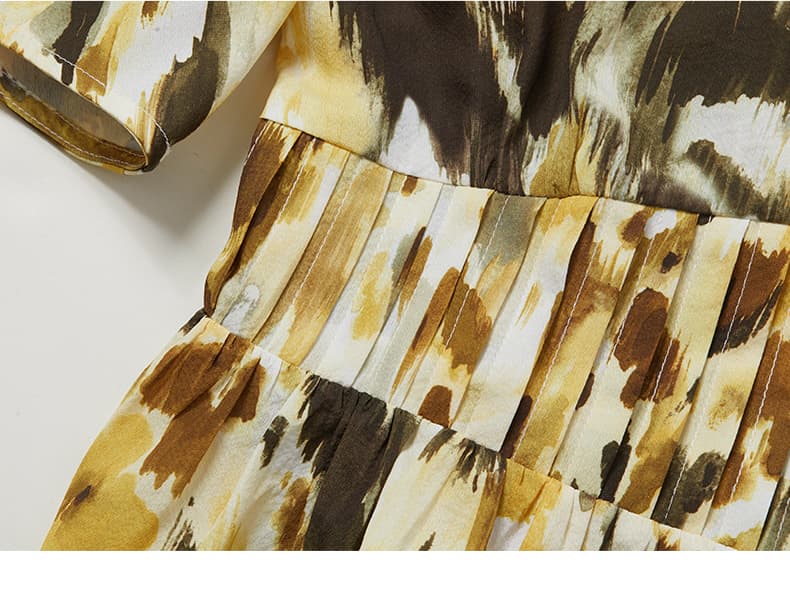 モード系 骨格ストレートにも似合う華やかブラウス｜スクエアネック×ギャザーデザイン