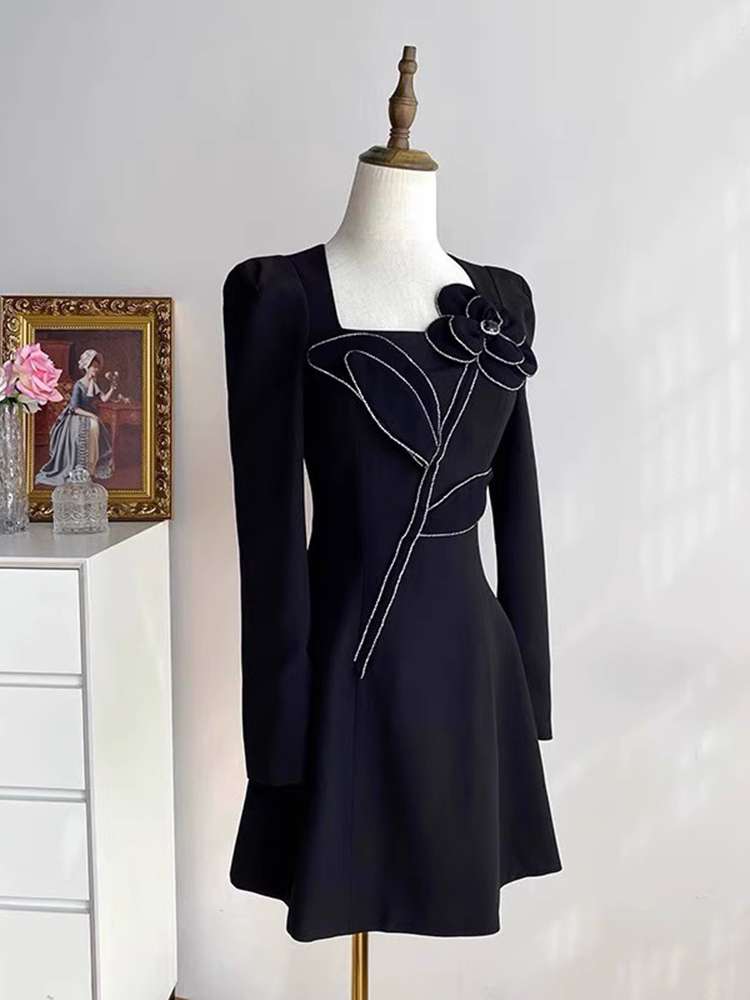 モード系ファッション エレガントフラワーモチーフブラックミニドレス