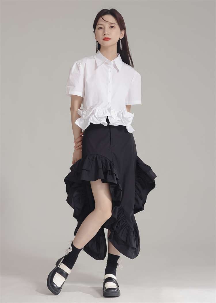 モード系ファッション 3Dフラワーモチーフシャツ｜ボリュームスリーブ｜モード＆エレガント