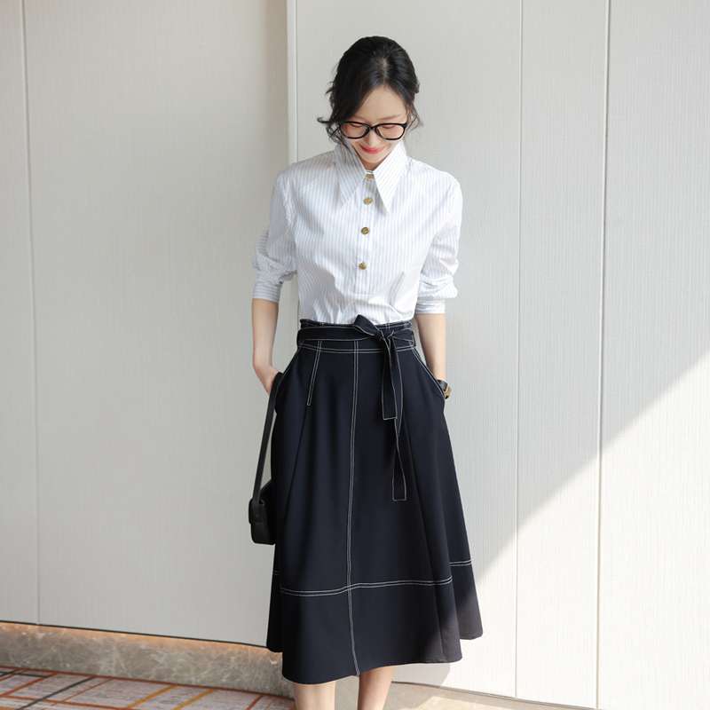 モード系ファッションホワイトステッチAラインスカート