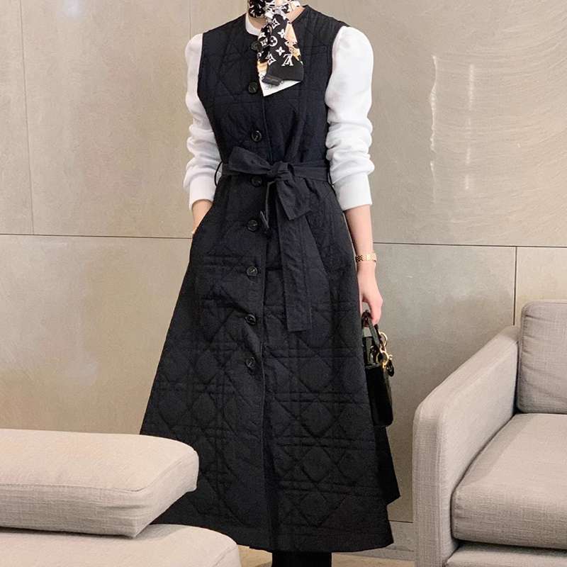 モード系ファッション 【ロング丈Aラインベスト＋ショート丈アウター（別売り）】  秋冬の重ね着に映える、上品キルティングレイヤードアイテム