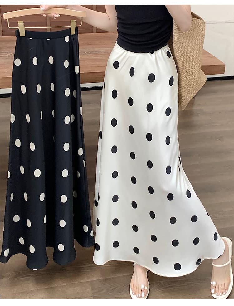 モード系 体型悩みをカバーして映える｜骨格ストレートもすっきり見えするドット柄マーメイドスカート