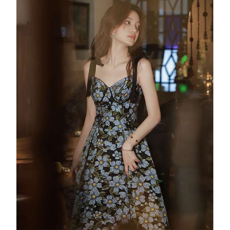 モード系ファッション 花柄プリントフレアワンピース