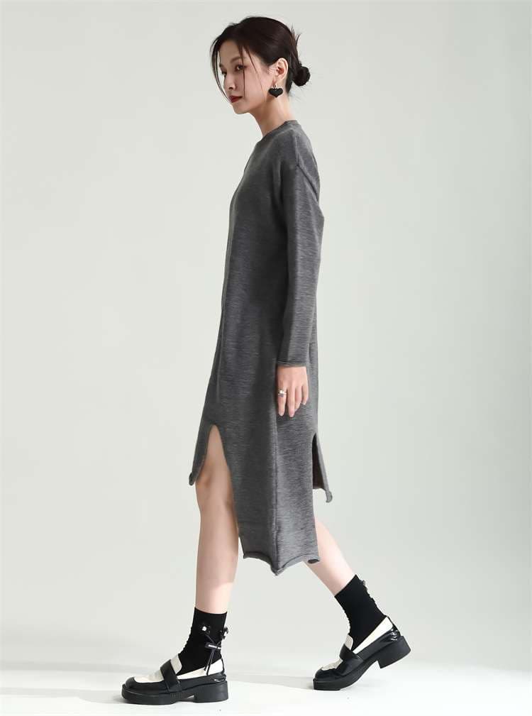 モード系ファッション 【体型カバー×モード映え】アシンメトリーニットワンピース〈グレー〉フリル袖×ハイネック／秋冬ロング丈