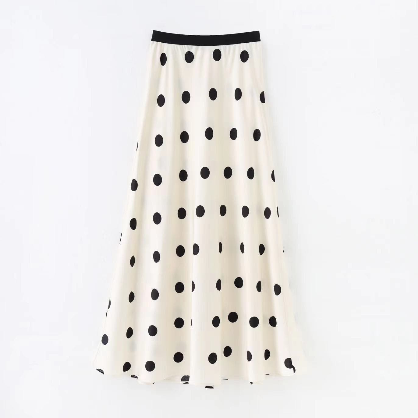 モード系 体型悩みをカバーして映える｜骨格ストレートもすっきり見えするドット柄マーメイドスカート