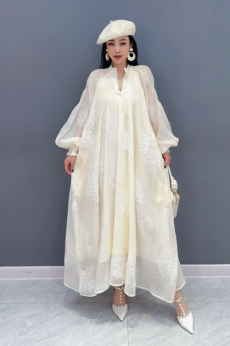 モード系ファッション｜エレガントなマキシワンピース｜立体刺繍｜オーガンジー｜リボンデザイン