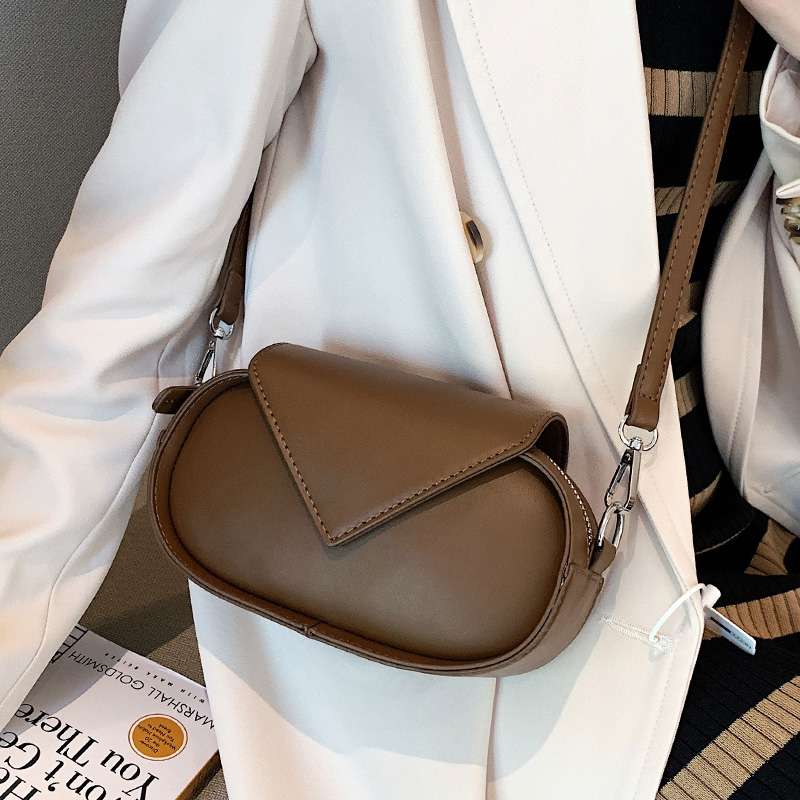 モード系ファッション レトロモダン レザーサドルバッグ