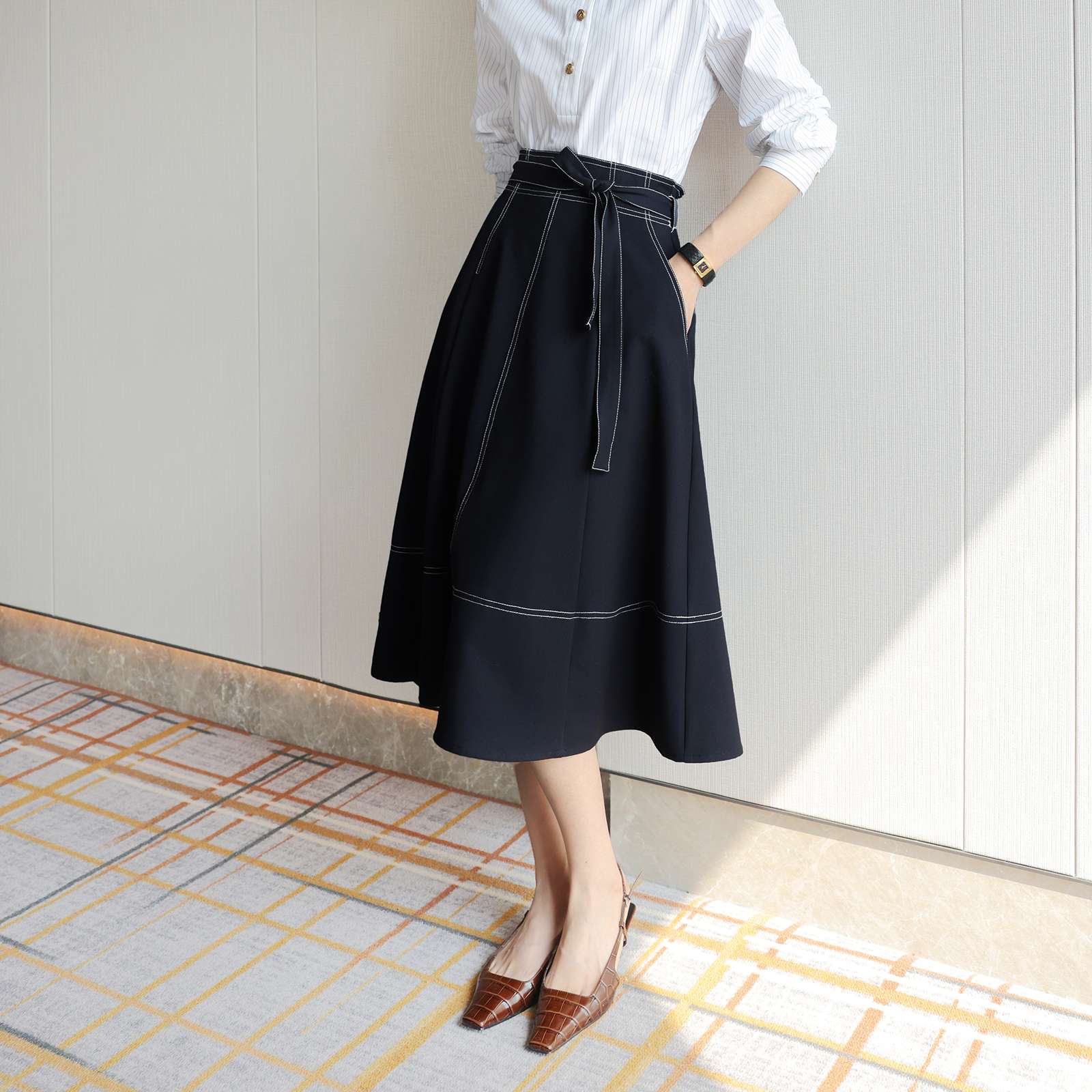 モード系ファッションホワイトステッチAラインスカート