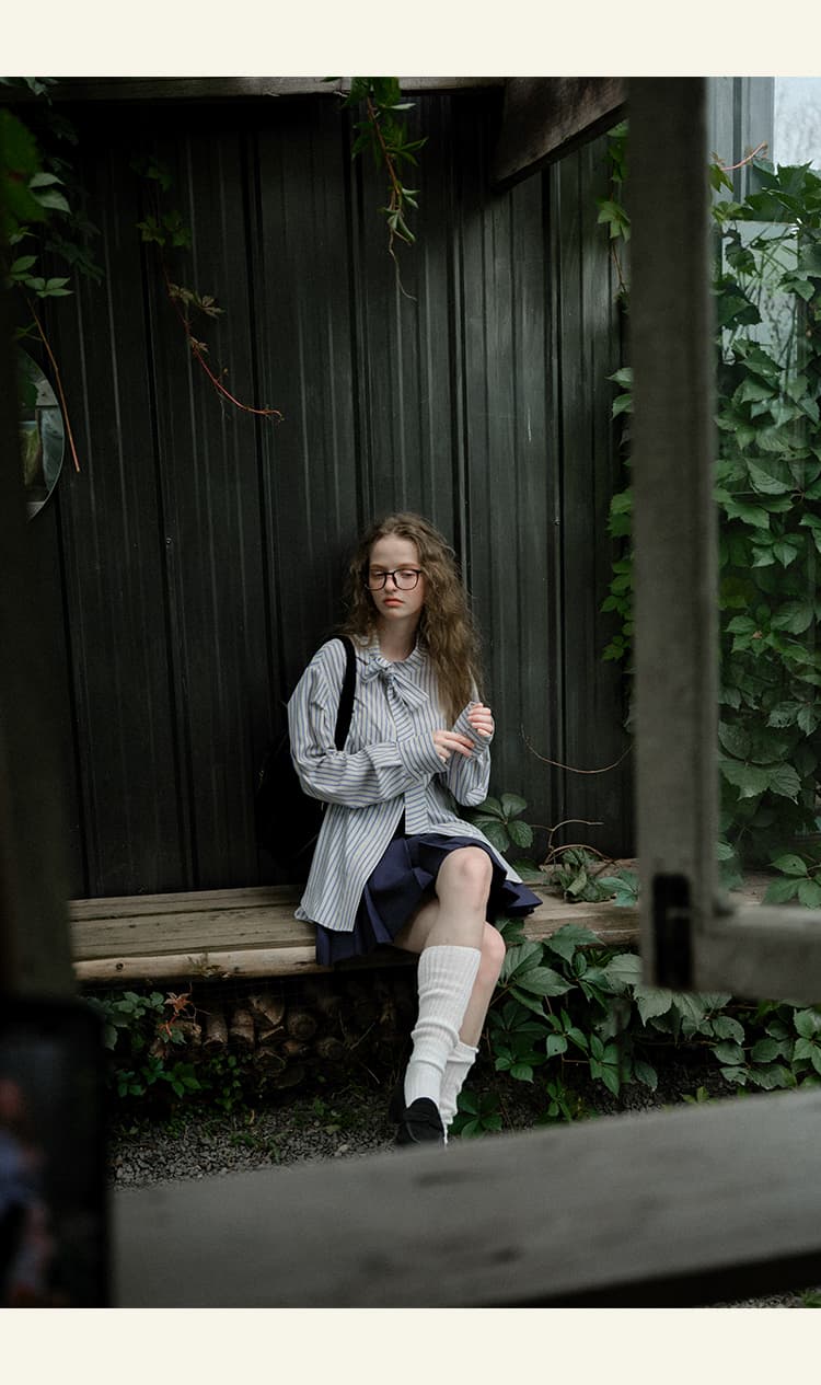 モード系ファッション優美なリボン付きストライプブラウス