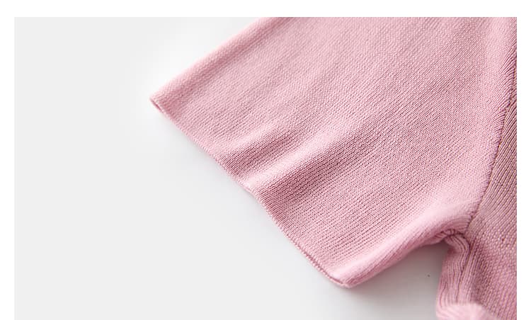 モード系 大人の色気と涼感をまとう｜ドレープネックTシャツ（ピンク／骨格ストレート向け）