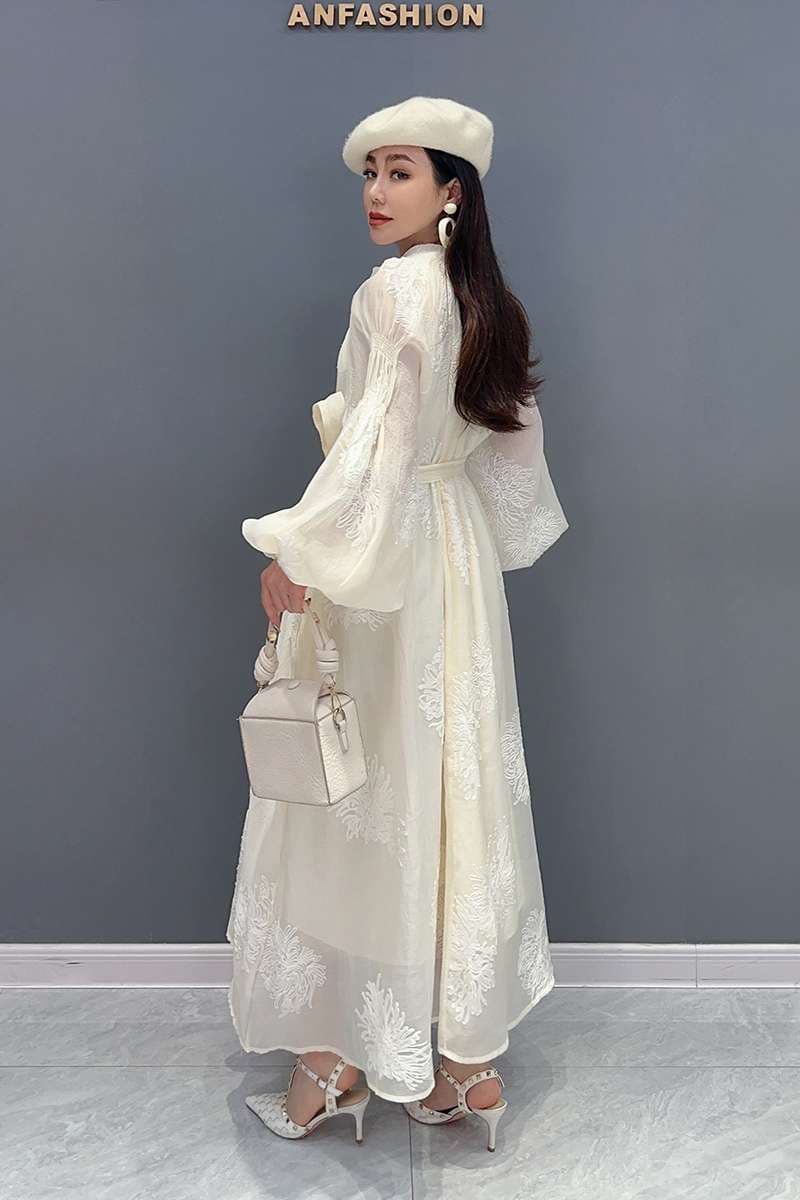 モード系ファッション｜エレガントなマキシワンピース｜立体刺繍｜オーガンジー｜リボンデザイン