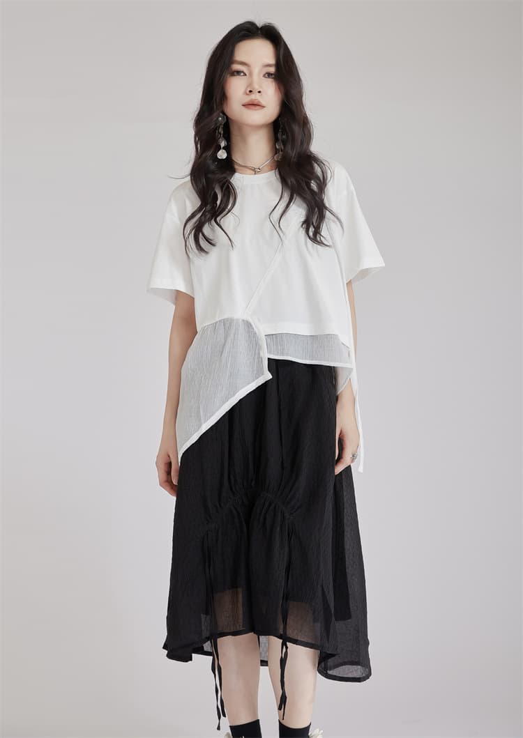 モード系 高見えアシンメトリーデザインTシャツ｜骨格ストレートも着映え｜オフィスカジュアルにも