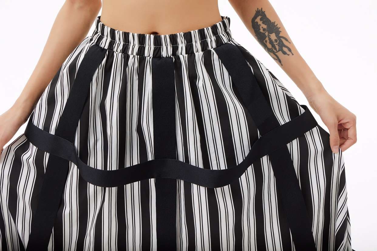 モード系ファッション ストライプ柄ベルトデザインミディスカート