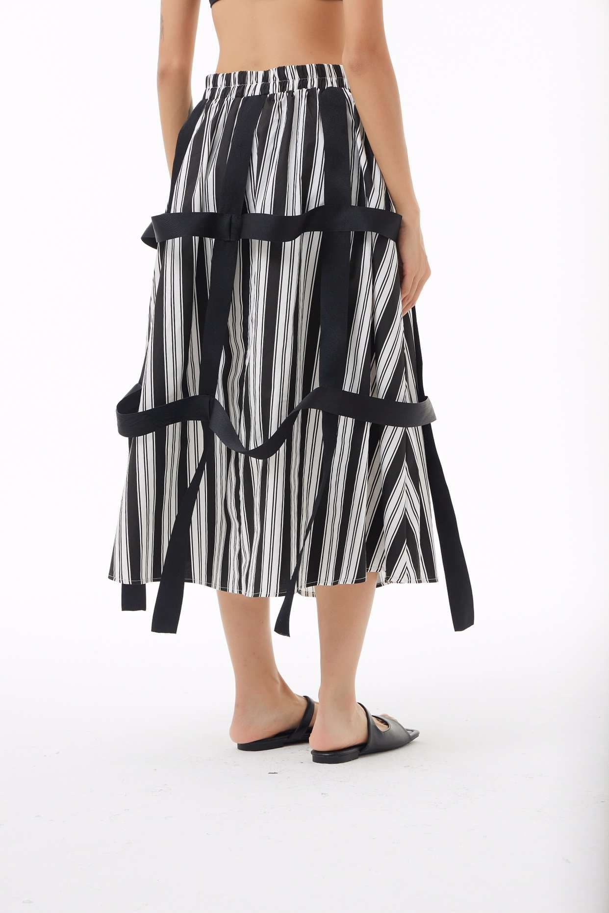 モード系ファッション ストライプ柄ベルトデザインミディスカート