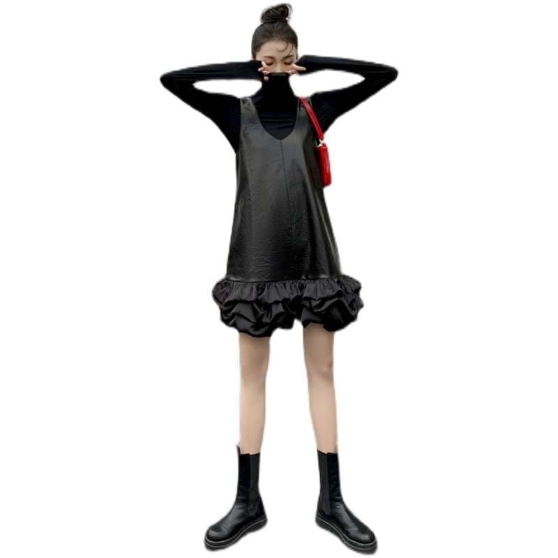 モード系ファッション エレガントな黒ドレープワンピース