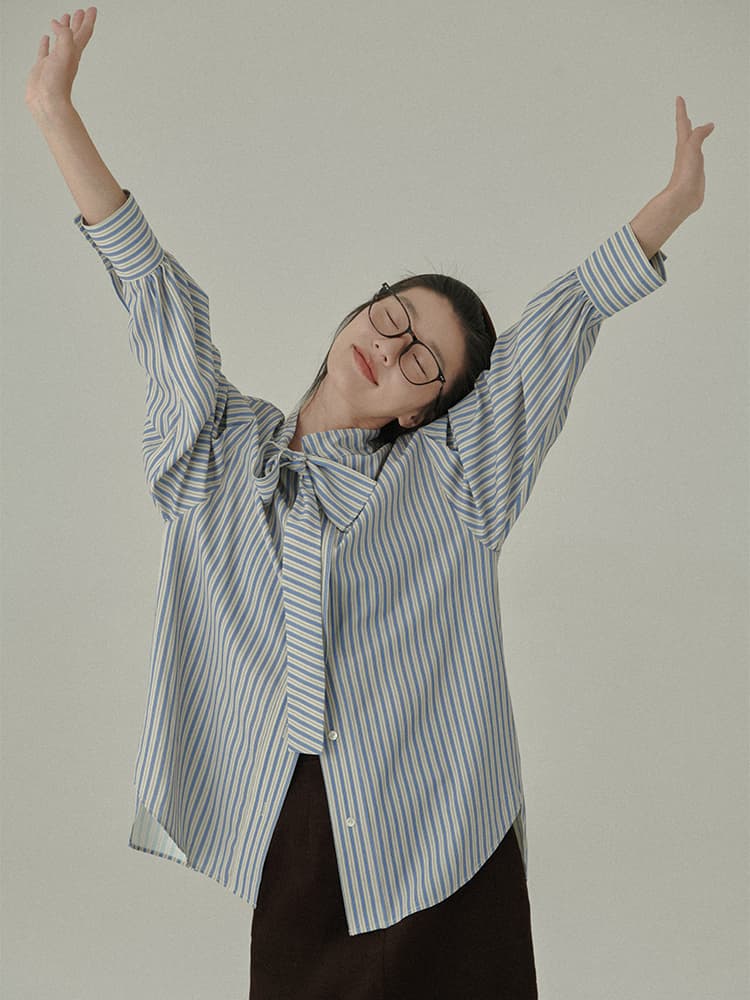 モード系ファッション優美なリボン付きストライプブラウス