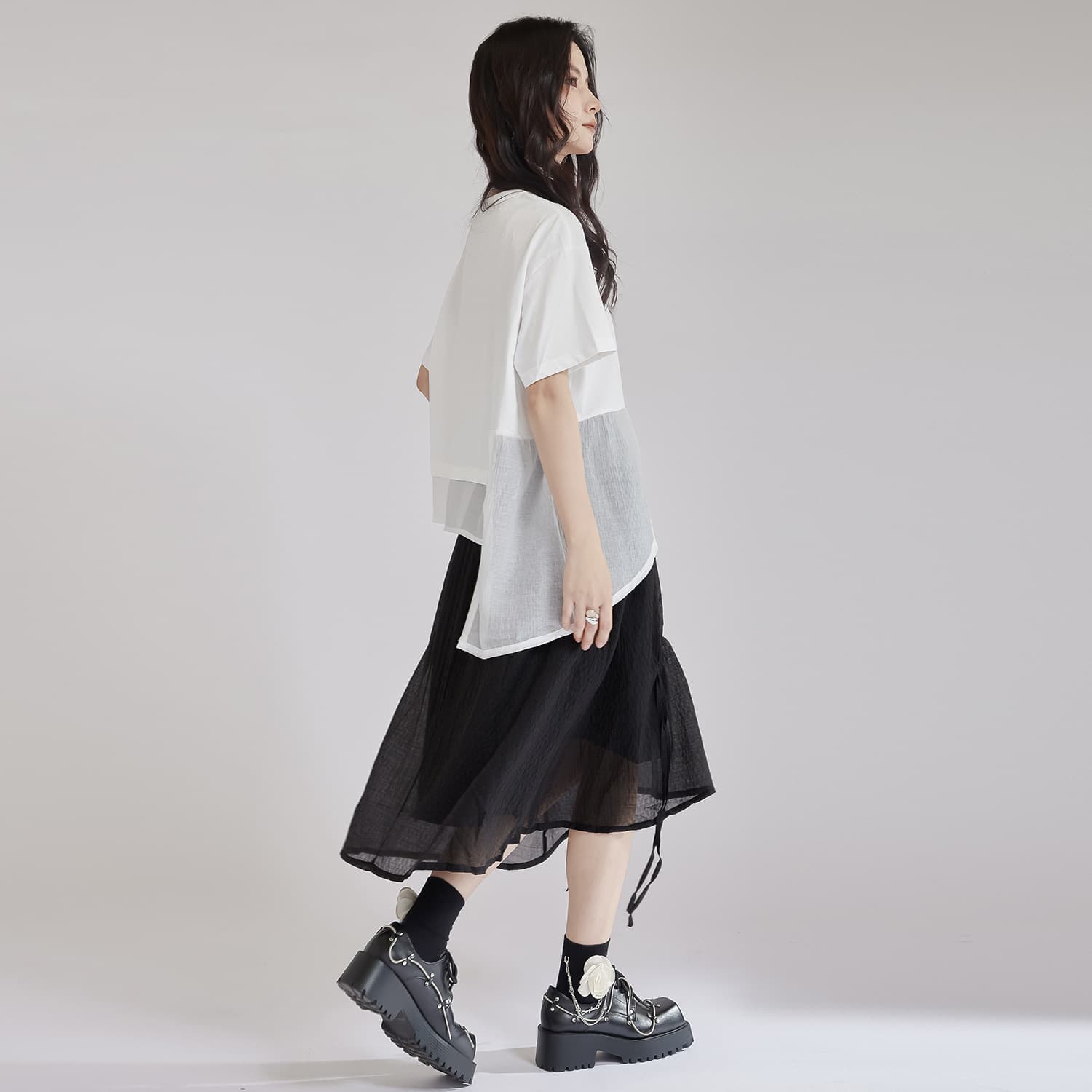 モード系 高見えアシンメトリーデザインTシャツ｜骨格ストレートも着映え｜オフィスカジュアルにも