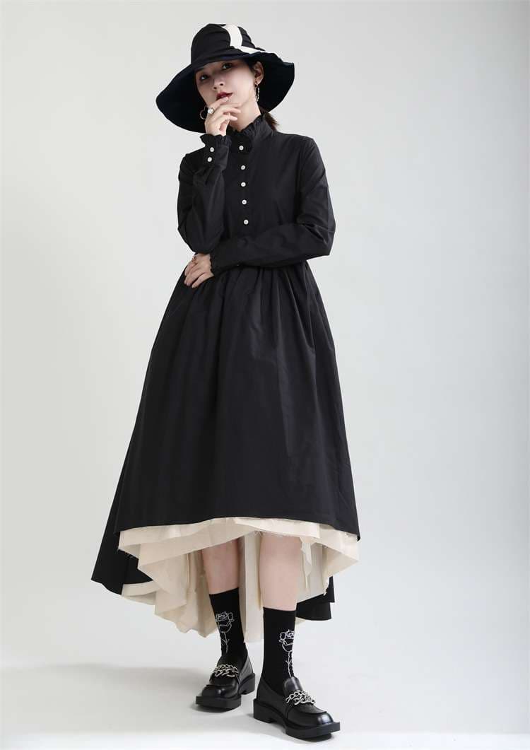 モード系ファッション クラシカルな存在感を放つレイヤードデザインワンピース｜アシンメトリー裾×ハイネック×モードロング丈