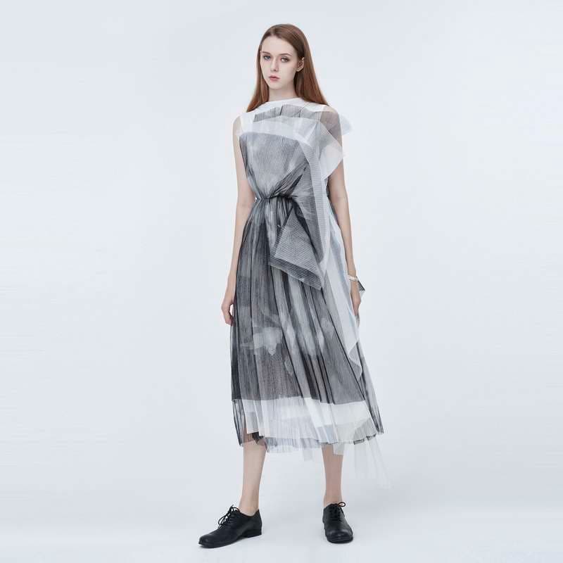 モード系ファッション エアリーレイヤードチュールドレス