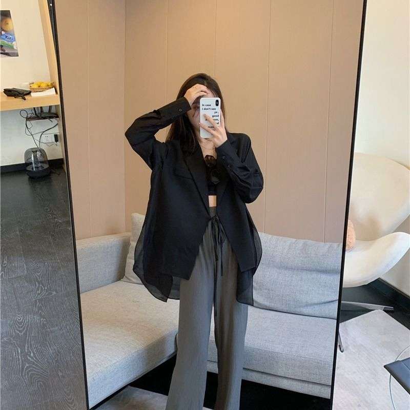 モード系 体型カバーも叶える、涼感アシンメトリーブラウス｜レイヤード風デザイン×フレアスリーブで夏映え確定