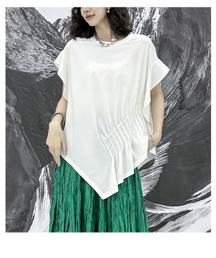 モード系アシンメトリータックTシャツ｜シルエット美×大人カジュアル