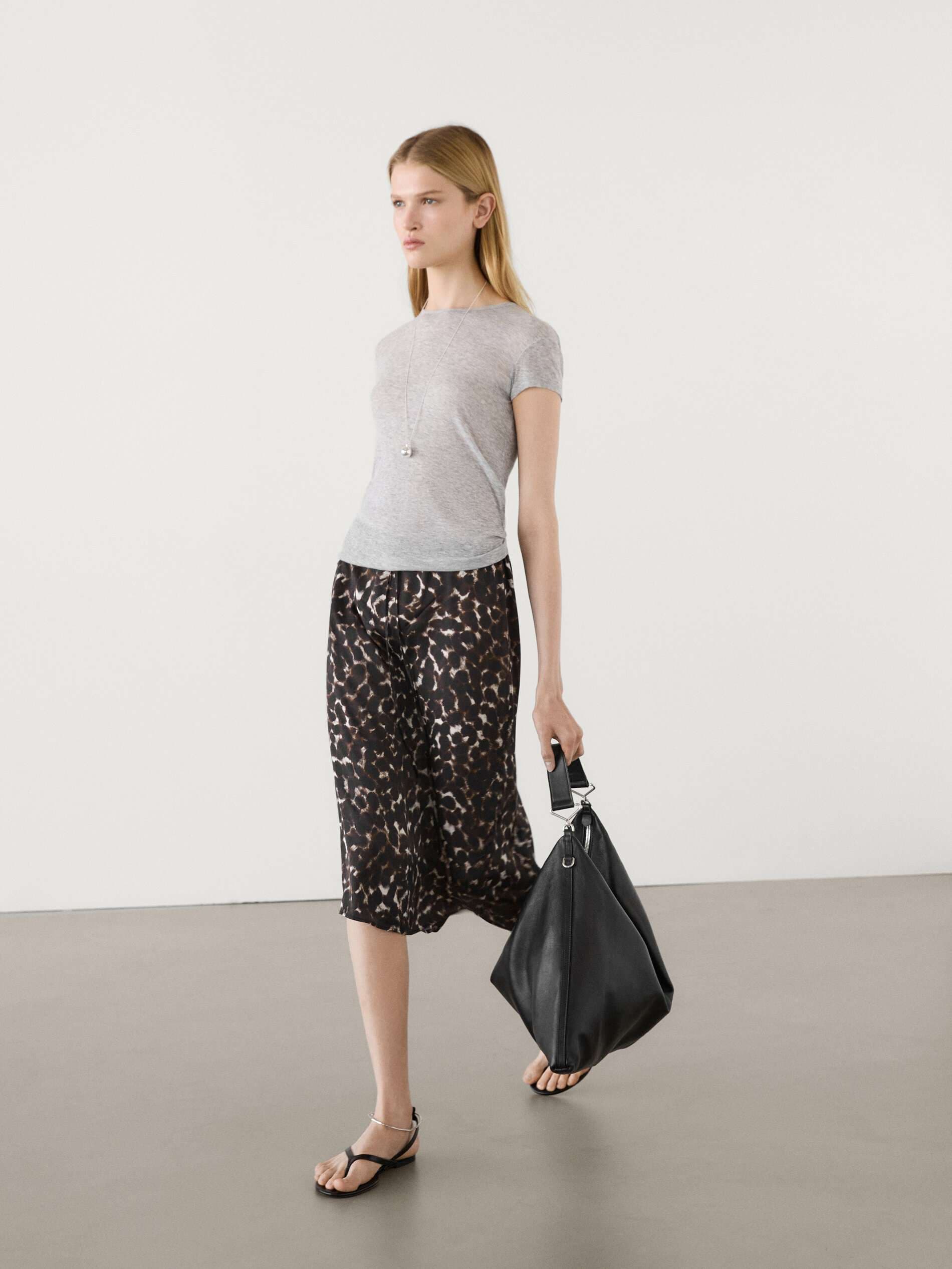 モード系ファッション レオパード柄ミディ丈タイトスカート